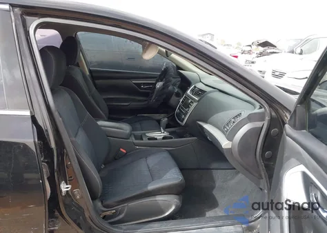 2016 Nissan Altima 2.5/2.5 S/2.5 Sl/2.5 Sr/2.5 Sv z USA, uszkodzony, nr VIN 1N4AL3AP0GN325694